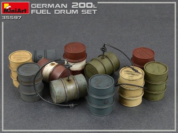 MiniArt 35597 GERMAN 200L FUEL DRUMS WW2 1/35