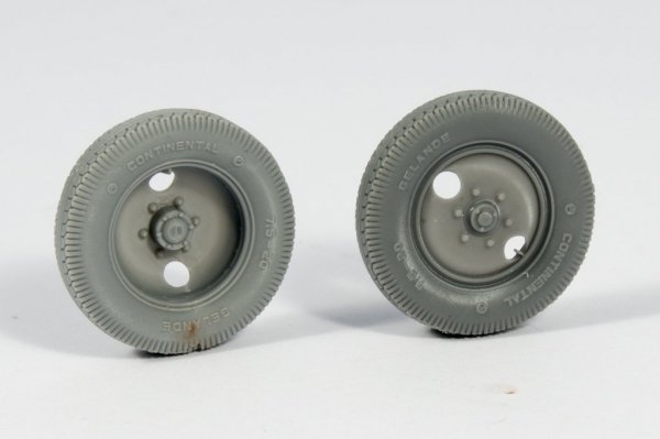 Panzer Art RE35-362 Mercedes 1500 early 2 holes road wheels (commercial pattern) 1/35