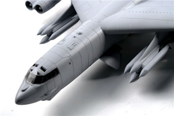 Modelcollect UA72200 B-52H U.S. Stratofortress strategic Bomber 1/72