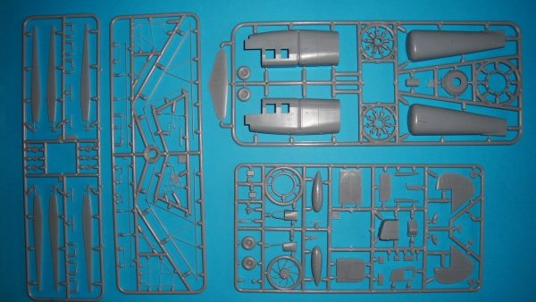 AMP 72005 Focke-Achgelis Fa-223 Luftwaffe or Avia VR-3/Czechoslovakia 1/72