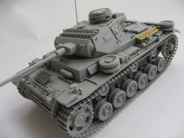 Dragon 6394 Pz.Kpfw.III Ausf.J (1:35)