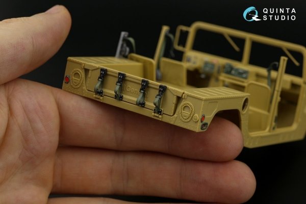Quinta Studio QR35003 HUMVEE family belts, 3D-Printed &amp; coloured on decal paper (all kits) 1/35