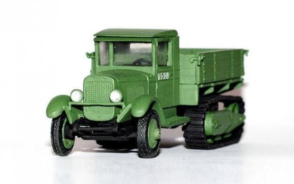 Zebrano 72107 ZIS-22M half-truck 1/72