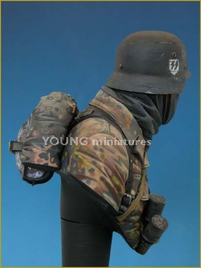 Young Miniatures YM1810 German Waffen SS Ardennes 1944(II) 1/10