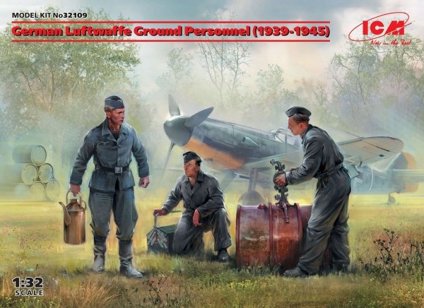 ICM 32109 German Luftwaffe Ground Personnel (1939-1945) (3 figures) 1/32