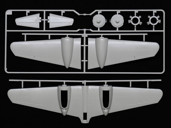 Tamiya 25217 Mitsubishi Ki-46 III Type 100 &amp; 4X4 Light Vehicle Kurogane Set 1/48