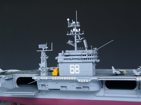 Trumpeter 05605 U.S. CVN-68 Nimitz aircraft carrier 1975 (1:350)