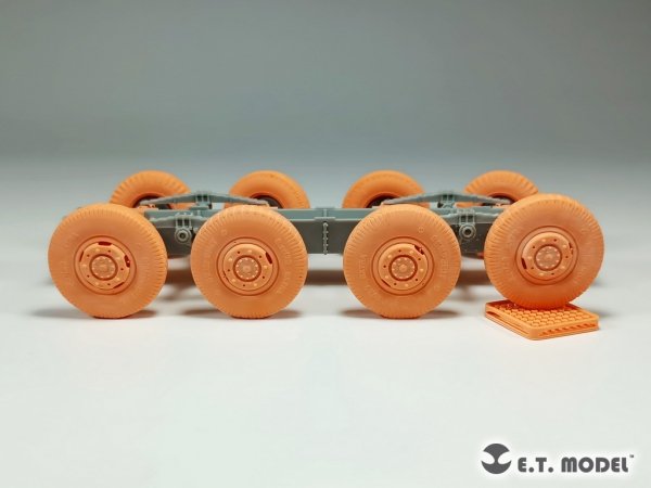 E.T. Model P35-106 WWII German Sd.Kfz.234 Large Diameter Weighted Wheels Type.6 1/35