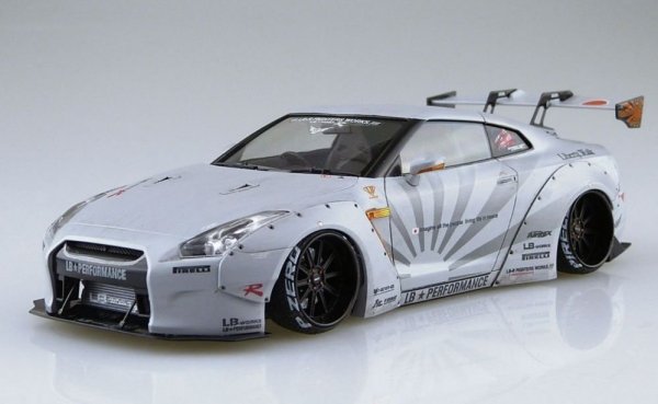 Aoshima 05403 NISSAN LB WORKS R35 GT-R Ver.2 (1:24)