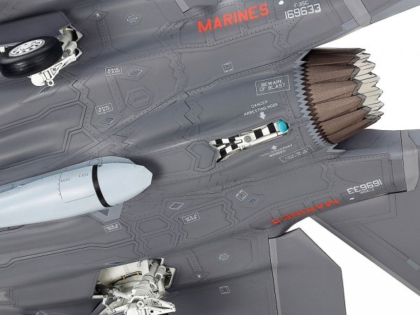 Tamiya 61127 Lockheed Martin F-35C Lightning II 1/48