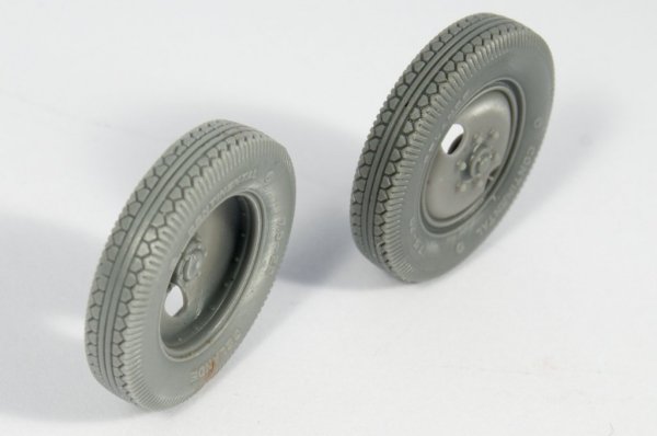 Panzer Art RE35-362 Mercedes 1500 early 2 holes road wheels (commercial pattern) 1/35