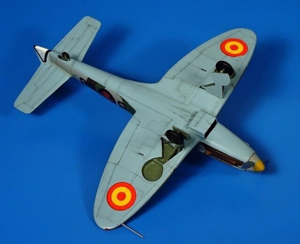 RS Models 92263 Heinkel 112B Spain WWII German Fighter 1/72