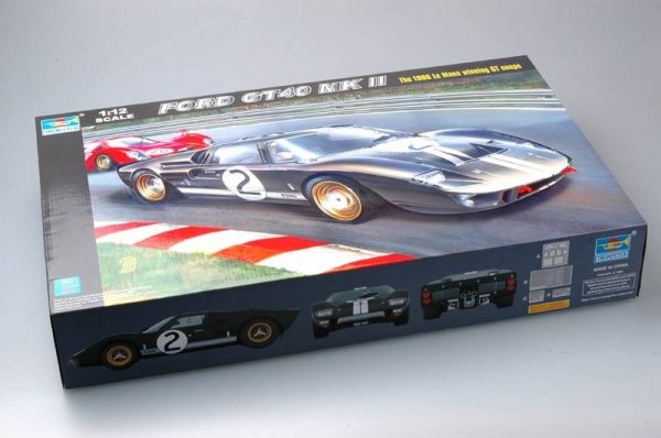 Trumpeter 05403 Ford GT40 Mk II 1/12