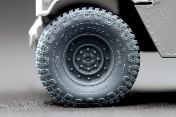 ScaleX WM 35002S HMMWV MT/R 12-bolt Sagged wheel set (for Academy, ICM) 1/35