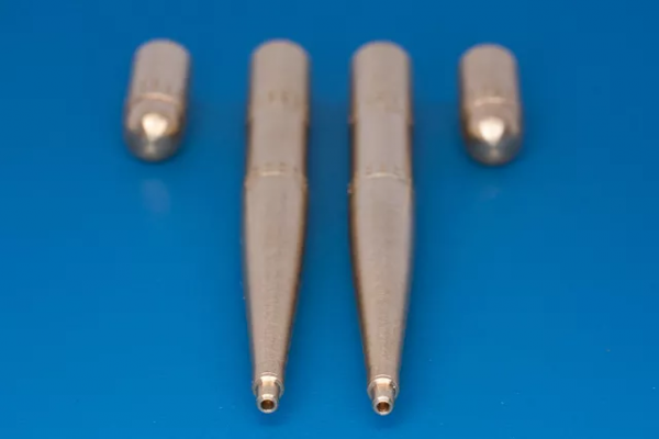 RB Model 32AB09 20mm Hispano cannons for Spitfire (wing E &amp; C) 2 x cannons &amp; 2 gaps 1/32