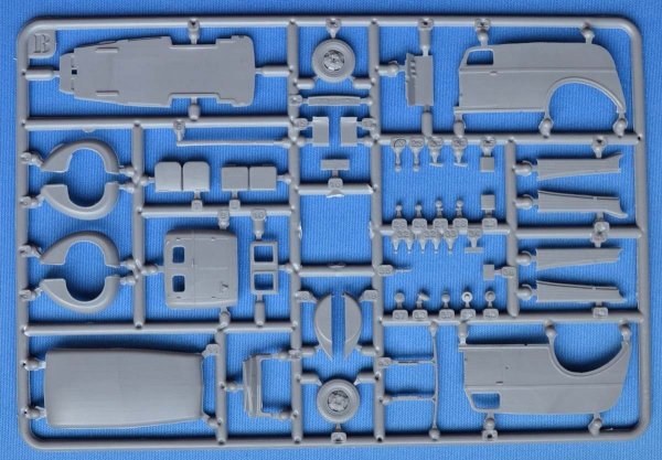 ACE 72589 134in Panel Van mod. 1939 1/72