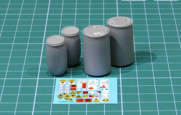 EUREKA XXL E-040 Plastic chemical storage drums Set 2 1:35