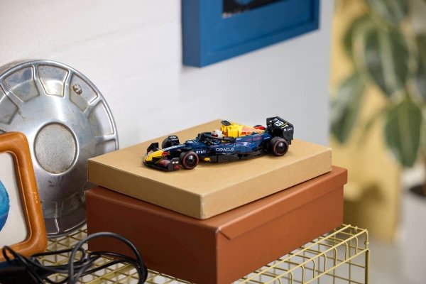LEGO 77243 Speed Champions Bolid F1 Samochód Oracle Red Bull Racing RB20