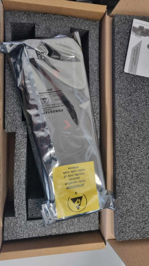 PNY Karta graficzna GeForce RTX 3070 8GB TRIPLE FAN XLR8
