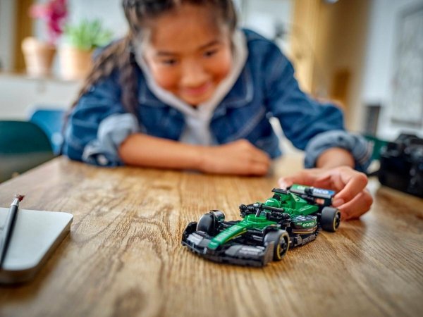 LEGO 77245 Speed Champions Bolid F1 Aston Martin Aramco AMR24