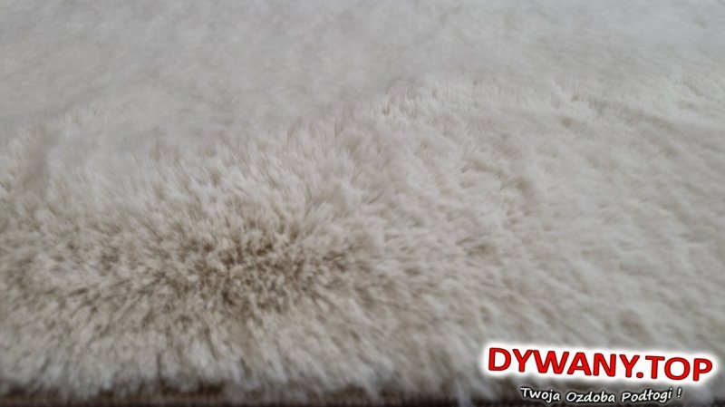 Fluffy pluszowy cream kremowy