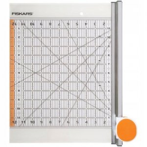 GILOTYNA Z OBROTOWYM OSTRZEM I LINIJKĄ 12”X12”