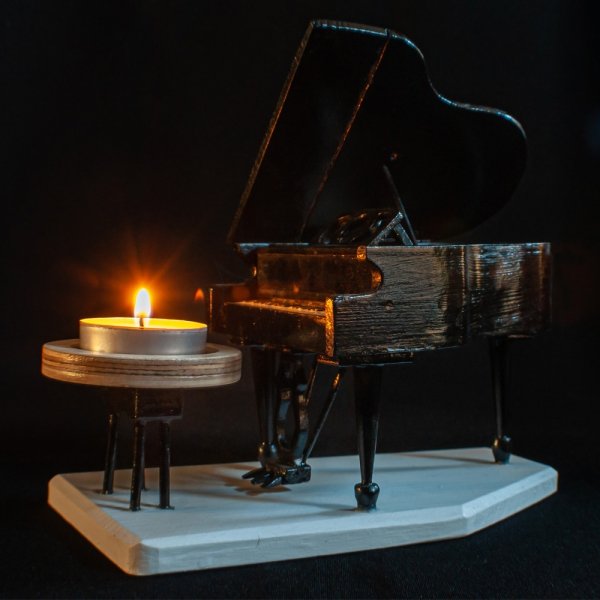 ZM CONCEPT świecznik dekoracyjny z instrumentem - FORTEPIAN, produkcja ręczna