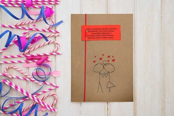 Lekka i przyjemna powieść queerowa dla młodzieży, przy której można się pośmiać i odpocząć :) Pod płaszczykiem lekkiej lektury, kryją się ważne i mądre tamaty., Randka w ciemno