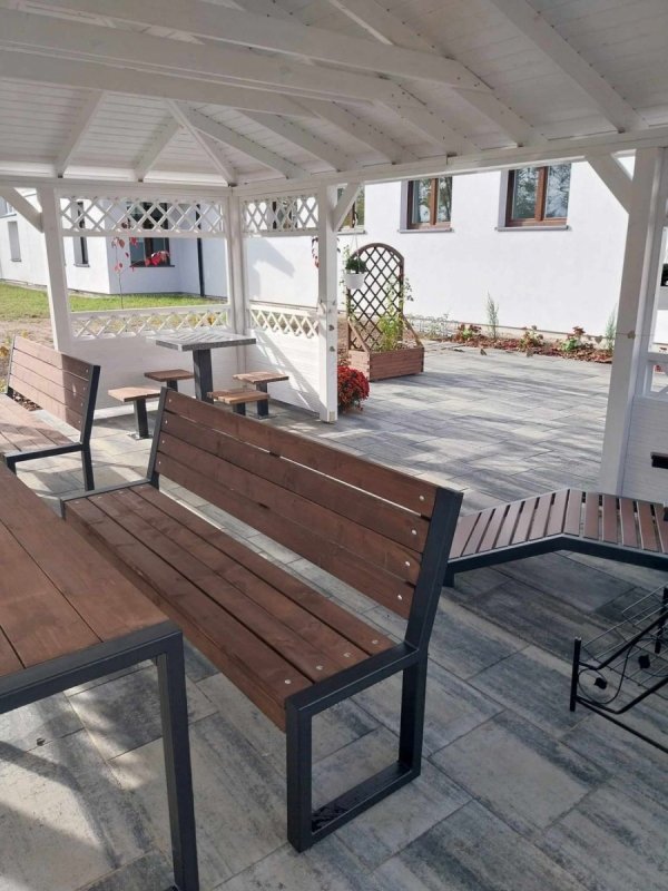 Zielona klasa. Klasa pod chmurką, 4 stoły i 8 ławek z oparciem LOFT CERTYFIKAT