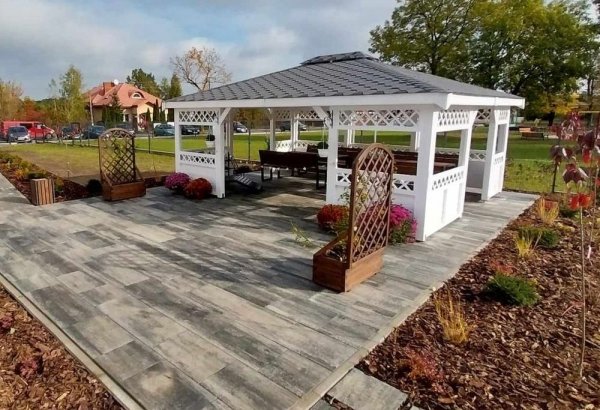 Zielona klasa. Klasa pod chmurką, 4 stoły i 8 ławek z oparciem LOFT CERTYFIKAT