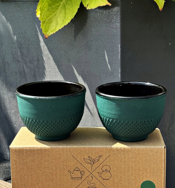 ŻELIWNE CZARKI filiżanki DO HERBATY kpl 2 sztuki