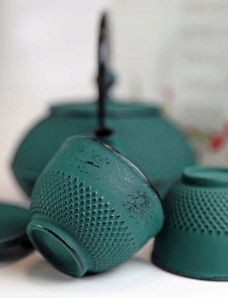 ŻELIWNE CZARKI filiżanki DO HERBATY kpl 2 sztuki