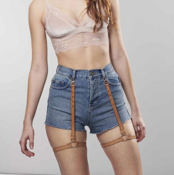 Podwiązki z ekoskórki Bijoux Indiscrets Maze Shorts Garters Brown