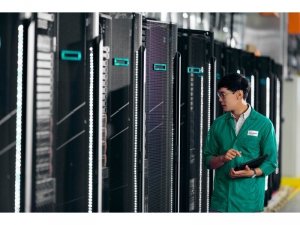 Hewlett Packard Enterprise Zestaw DL325 Gen10+ 10SFF Cbl Kit P17265-B21