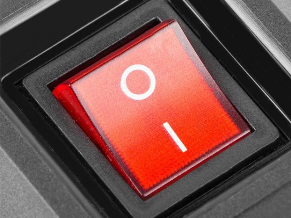 Armac Listwa przeciwprzepięciowa  M12/16A Rack 19'' 2.5m czarna (12 gniazd) do montażu pionowego