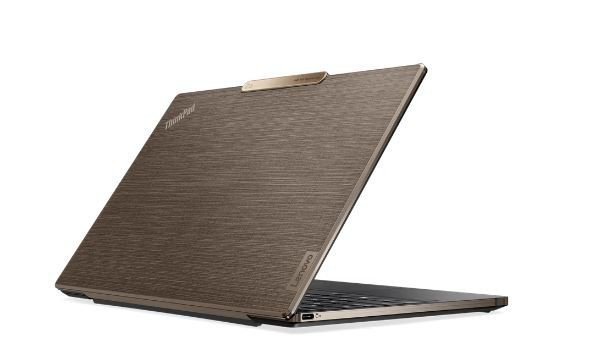 Lenovo Laptop ThinkPad Z13 G2 21JV0018PB W11Pro 7840U^32GB^1TB^AMD Radeon^LTE^13.3 2.8K^Touch^Flax Fiber + Aluminium^3YRS Premie