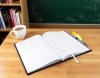 kalendarz dla pedagoga z długopisem zamykany na gumkę na rok 2025/2026