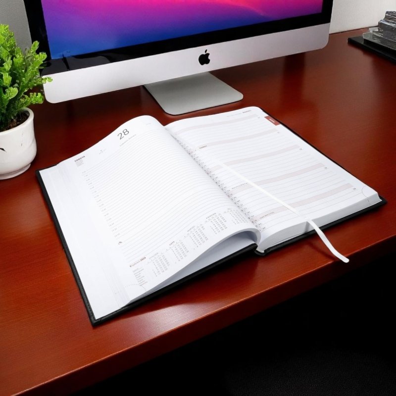 planer miesięczny przed każdym miesiącem w kalendarzu na rok 2026