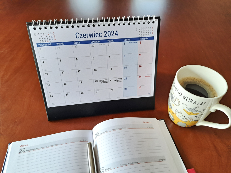 Kalendarz do postawienia na biurko szkolny na rok 2024/25