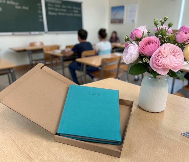 kalendarz książkowy nauczyciela na rok szkolny 26/27 tygodniowy