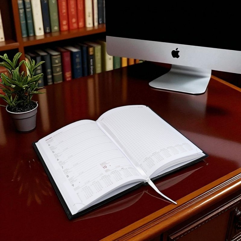 blok kalendarz w układzie tygodniowym z notesem na rok 2026