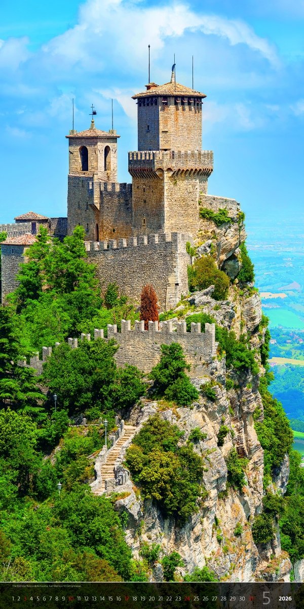 ścienny kalendarz z dużymi zdjęciami na rok 2026