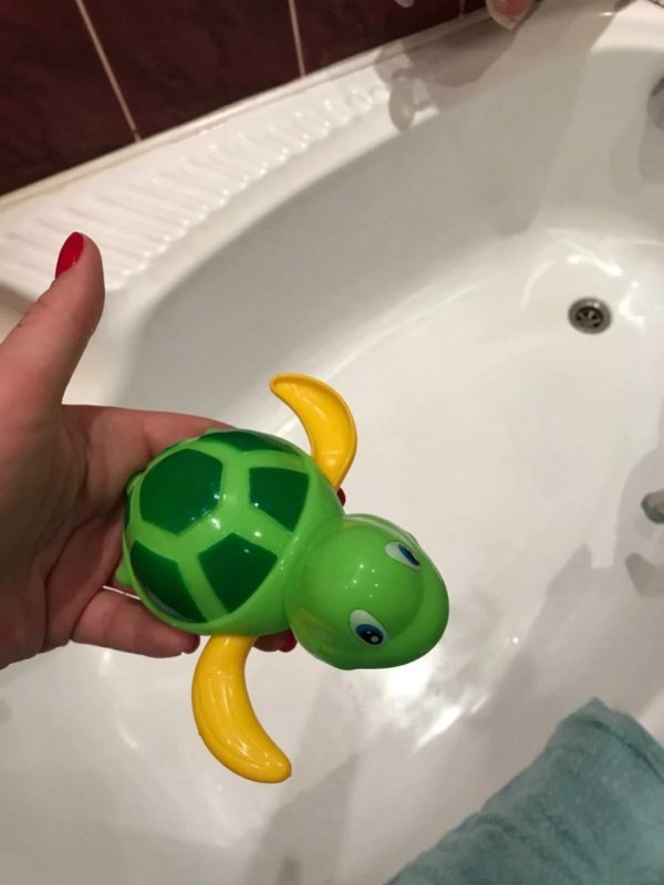 Zabawka-do-kąpieli-żółw-wodny-nakręcany-żółty-2