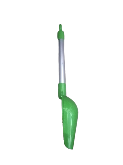 Łopatka-do-piasku-trzonek-aluminiowy-37-cm-zielona-1