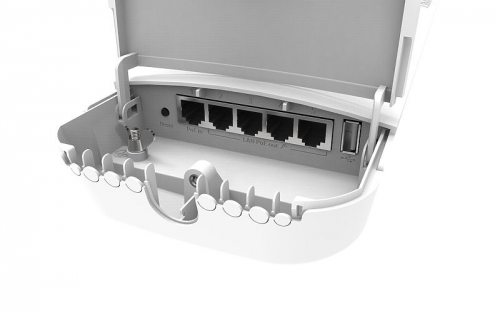 MikroTik OmniTIK 5 PoE ac 5GHz 802.11a/n/ac Outdoor AP 7.5dBi 5GHz omni antennas