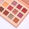 paleta cieni nude do makijażu