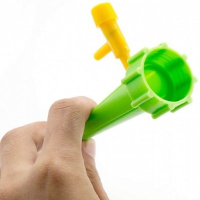 Nawadniacze roślin z kranikiem 20 sztuk