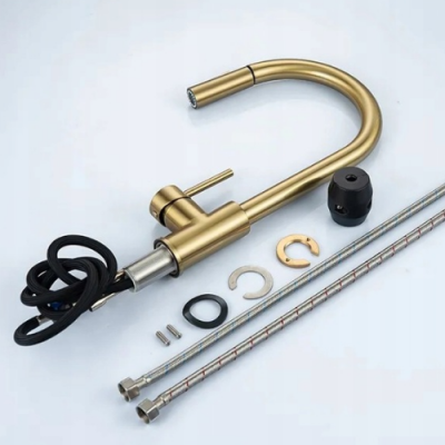 Bateria kuchenna szczotkowane złoto z wyciąganą wylewką – elegancka, obrotowa