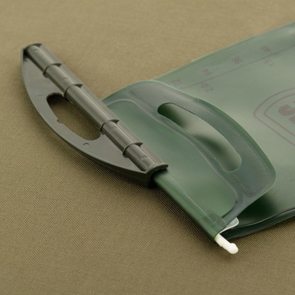 Bukłak M-Tac na wodę 2 L