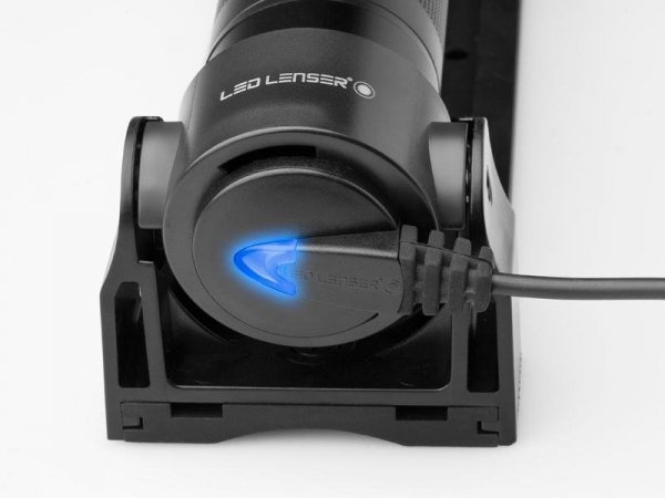Latarka Led Lenser M17R + ładowarka